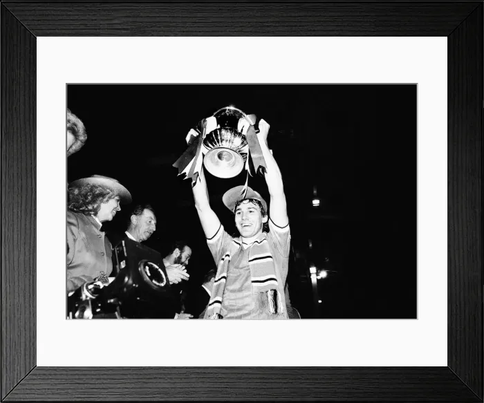 Framed Print : Brighton & Hove Albion 0-4 Manchester United, 1983 FA Cup Final Replay at Wembley Stadium Framed Print : Brighton & Hove Albion 0-4 Manchester United, 1983 FA Cup Final Replay at Wembley Stadium