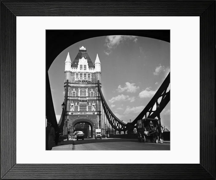 Framed Print : Traffic crossing Tower Bridge, circa 1945 Framed Print : Traffic crossing Tower Bridge, circa 1945