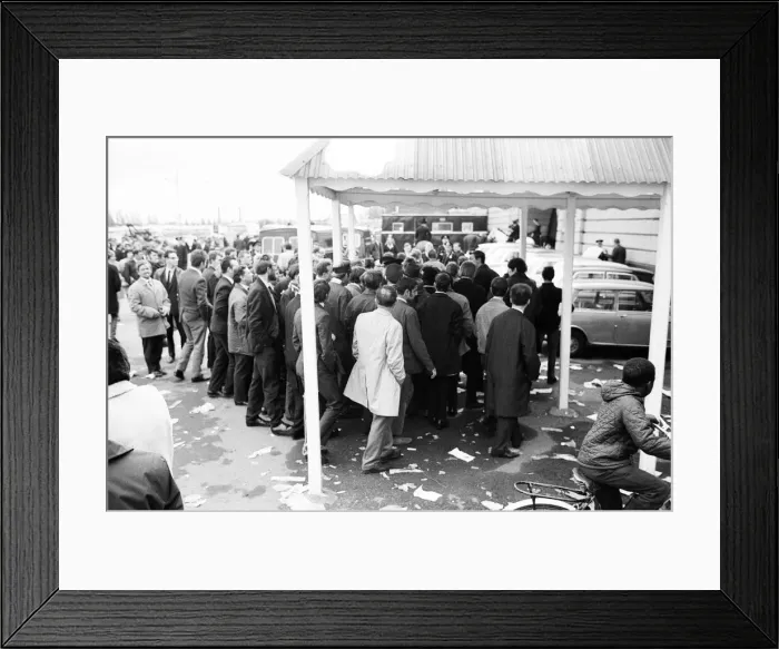 Framed Print : Manchester City 1-0 Leicester City, FA Cup Final, Wembley Stadium, London Framed Print : Manchester City 1-0 Leicester City, FA Cup Final, Wembley Stadium, London