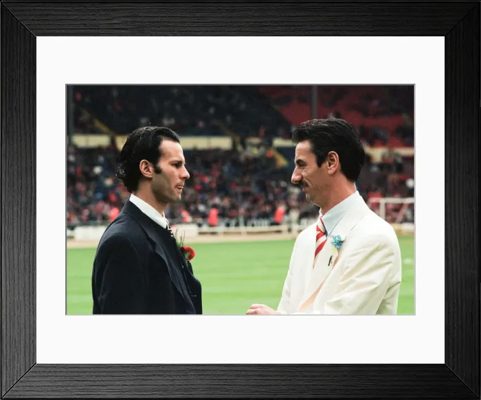 Framed Print : Manchester Uniteds Ryan Giggs (left) comes face to face with Liverpool Framed Print : Manchester Uniteds Ryan Giggs (left) comes face to face with Liverpool