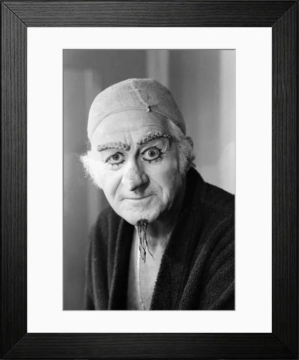 Framed Print : Actor John Pertwee in the dressing room being made up for his role as Wurzel Gummidge in Framed Print : Actor John Pertwee in the dressing room being made up for his role as Wurzel Gummidge in