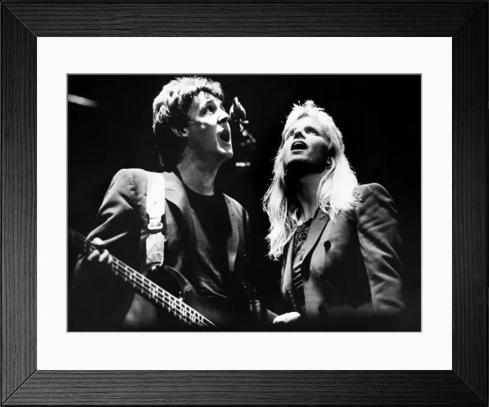 Framed Print : Paul & Linda McCartney with their band Wings performing at the Royal Court Theatre Framed Print : Paul & Linda McCartney with their band Wings performing at the Royal Court Theatre