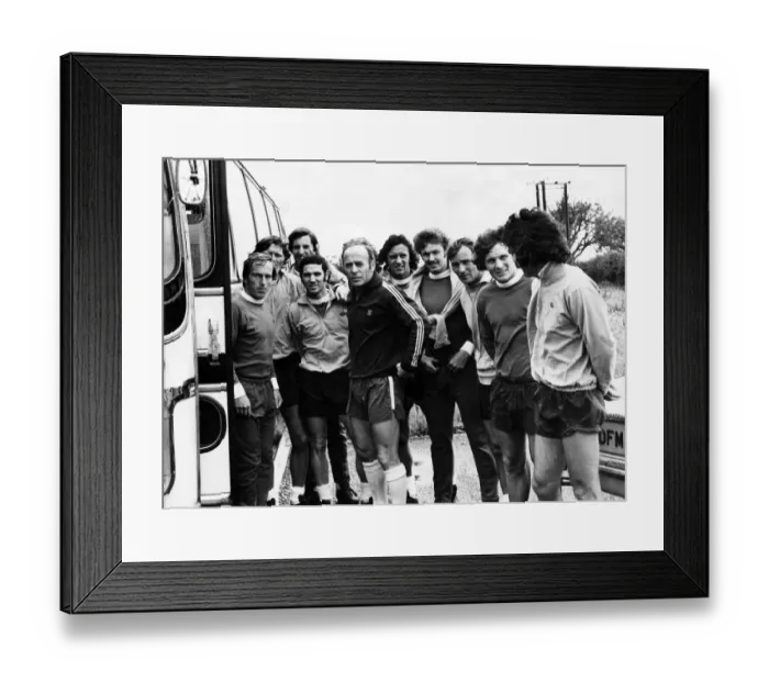 Framed Print : Aston Villa Manager Ron Saunders, kitted out in training gear