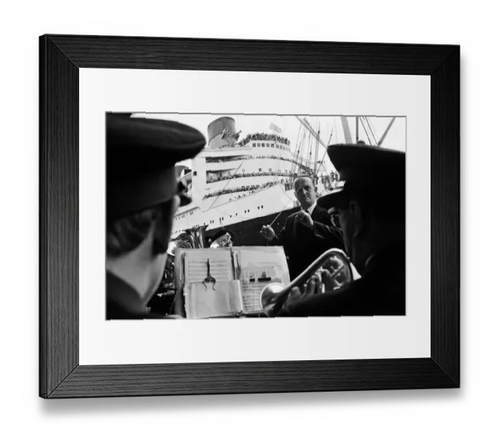 Framed Print : The Cunard White Star liner Queen Marys last Atlantic run. 27th September 1967