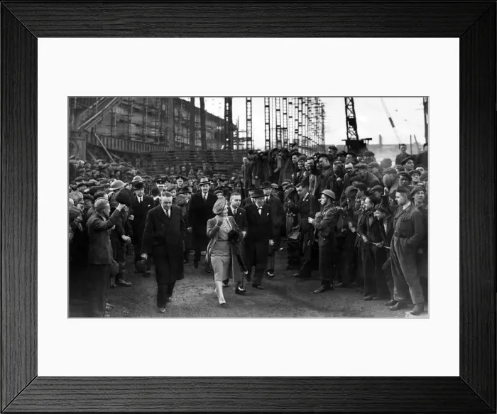 Framed Print : Queen Elizabeth The Queen Mother leaving Readheads shipyard, South Shields Framed Print : Queen Elizabeth The Queen Mother leaving Readheads shipyard, South Shields