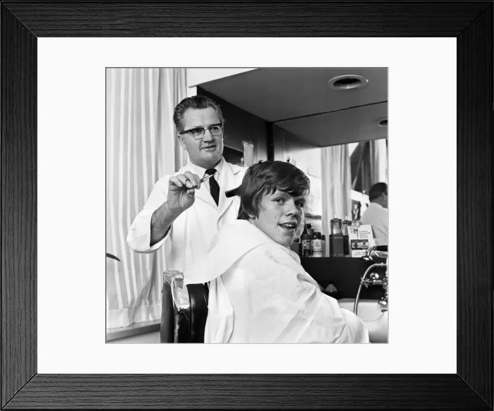 Framed Print : Peter Noone, lead singer of British pop group Herman Hermits Framed Print : Peter Noone, lead singer of British pop group Herman Hermits