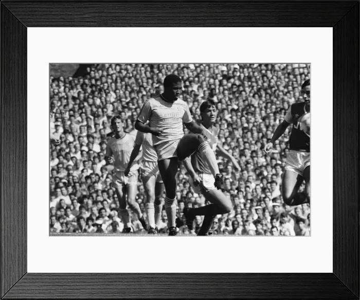 Framed Print : Arsenal v Liverpool Division One Football 15th August 1987 John Barnes in action Framed Print : Arsenal v Liverpool Division One Football 15th August 1987 John Barnes in action