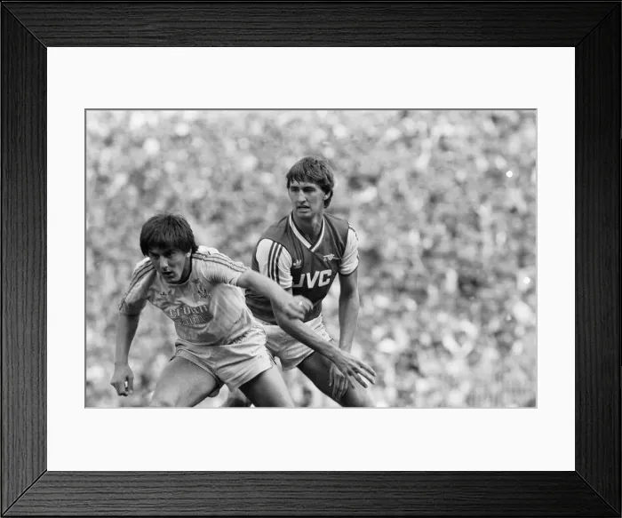 Framed Print : Arsenal v Liverpool Division One Football 15th August 1987 Peter Beardsley tries to