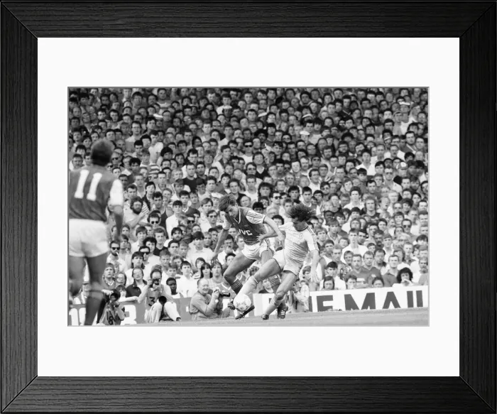 Framed Print : Arsenal v Liverpool Division One Football 15th August 1987 Framed Print : Arsenal v Liverpool Division One Football 15th August 1987