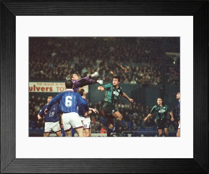 Framed Print : Football League Division 1 match, Oldham 1 - 0 Middlesbrough. 5th April 1995 Framed Print : Football League Division 1 match, Oldham 1 - 0 Middlesbrough. 5th April 1995