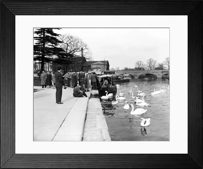 Framed Print : Pleasure boat on the River Avon at Stratford-upon-Avon, Warwickshire. 6th April 1959
