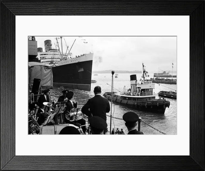 Framed Print : The Cunard White Star liner Queen Marys last Atlantic run. 27th September 1967 Framed Print : The Cunard White Star liner Queen Marys last Atlantic run. 27th September 1967