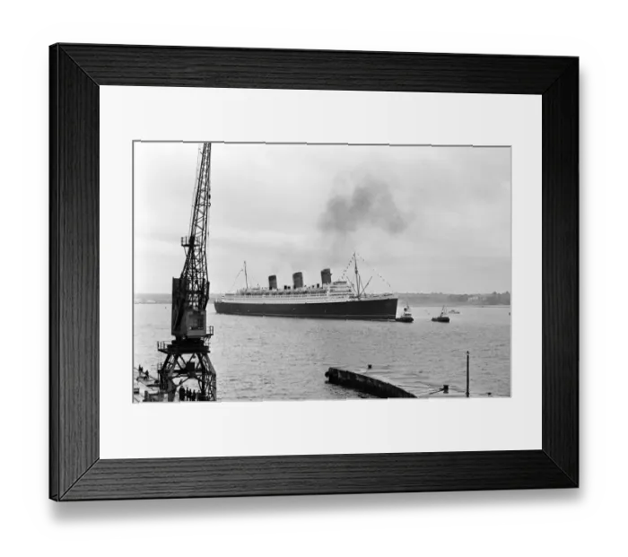 Framed Print : The Cunard White Star liner Queen Marys last Atlantic run. 27th September 1967 Framed Print : The Cunard White Star liner Queen Marys last Atlantic run. 27th September 1967