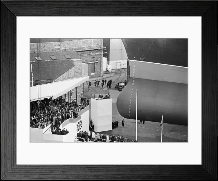 Framed Print : Queen Elizabeth II launching the Cunard Cruise Liner, The QE2 in the Clyde Framed Print : Queen Elizabeth II launching the Cunard Cruise Liner, The QE2 in the Clyde