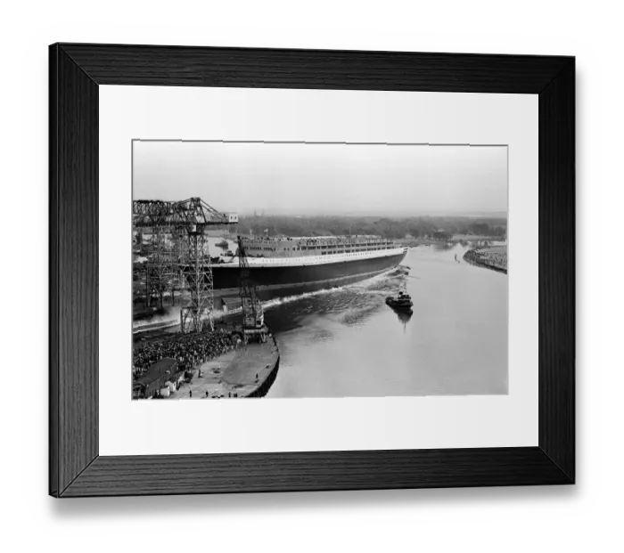 Framed Print : Queen Elizabeth II launching the Cunard Cruise Liner, The QE2 in the Clyde Framed Print : Queen Elizabeth II launching the Cunard Cruise Liner, The QE2 in the Clyde