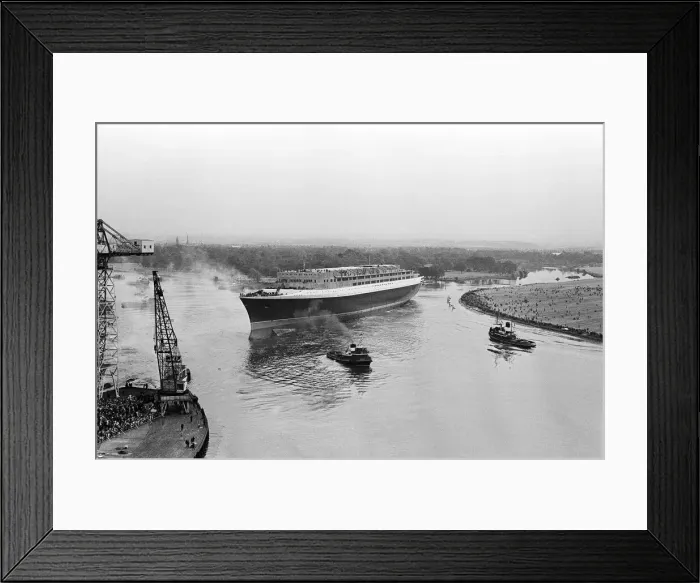 Framed Print : Queen Elizabeth II launching the Cunard Cruise Liner, The QE2 in the Clyde Framed Print : Queen Elizabeth II launching the Cunard Cruise Liner, The QE2 in the Clyde