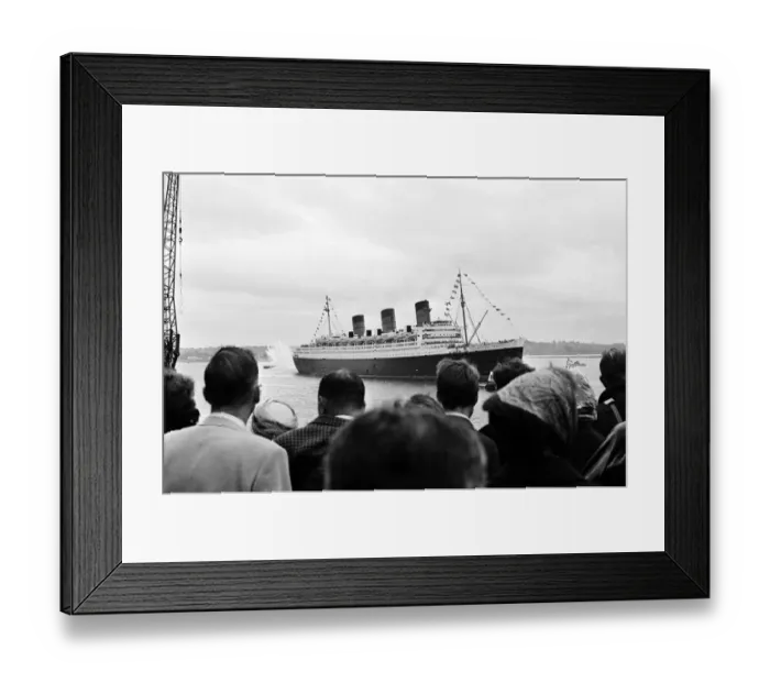 Framed Print : The Cunard White Star liner Queen Marys last Atlantic run. 27th September 1967 Framed Print : The Cunard White Star liner Queen Marys last Atlantic run. 27th September 1967