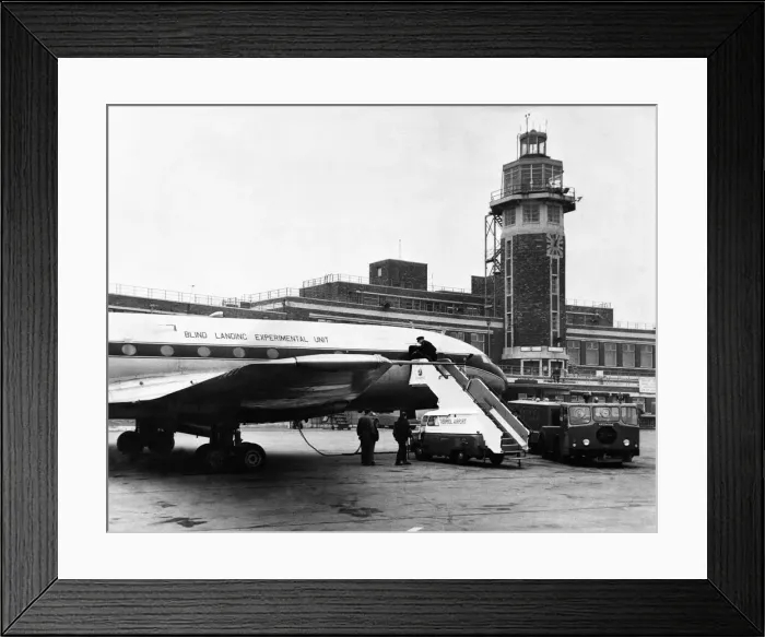 Framed Print : A Comet plane landed at Liverpool Airport on Speke. 21st March 1969
