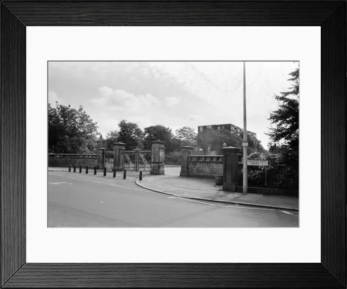 Framed Print : Princes Park in Toxteth, Liverpool, Merseyside, 26th August 1988