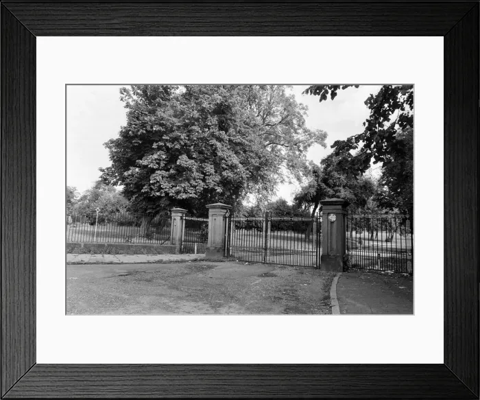 Framed Print : Princes Park in Toxteth, Liverpool, Merseyside, 26th August 1988 Framed Print : Princes Park in Toxteth, Liverpool, Merseyside, 26th August 1988