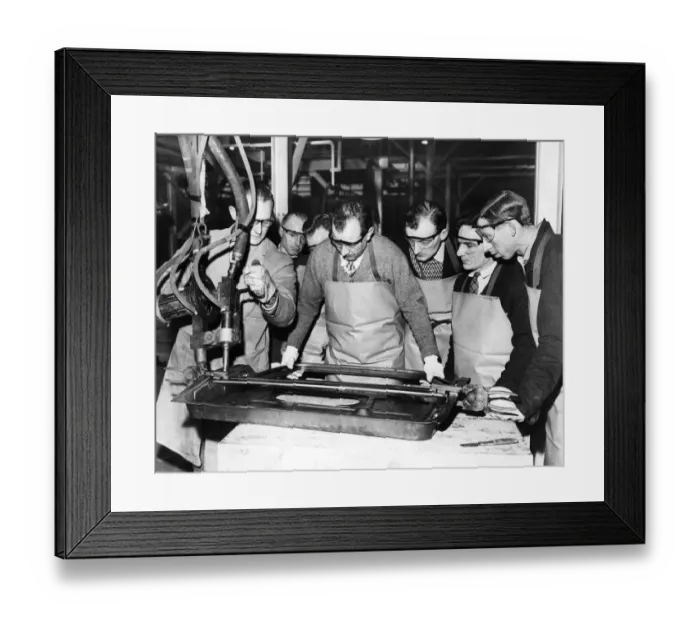 Framed Print : Twenty five Merseyside men who will be the nucleus of the workers at the £ Framed Print : Twenty five Merseyside men who will be the nucleus of the workers at the £