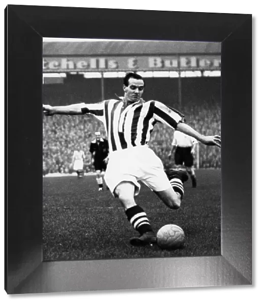 George Lee (4 June 1919 - 1 April 1991) was an English footballer who played left wing