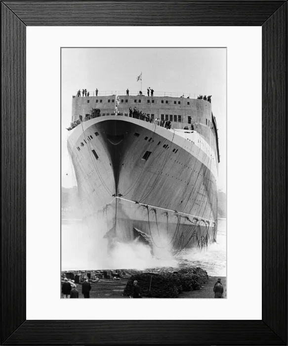 Framed Print : Queen Elizabeth II launching the Cunard Cruise Liner, The QE2 in the Clyde Framed Print : Queen Elizabeth II launching the Cunard Cruise Liner, The QE2 in the Clyde