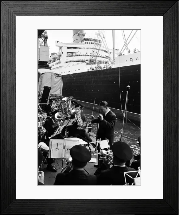 Framed Print : The Cunard White Star liner Queen Marys last Atlantic run. 27th September 1967 Framed Print : The Cunard White Star liner Queen Marys last Atlantic run. 27th September 1967