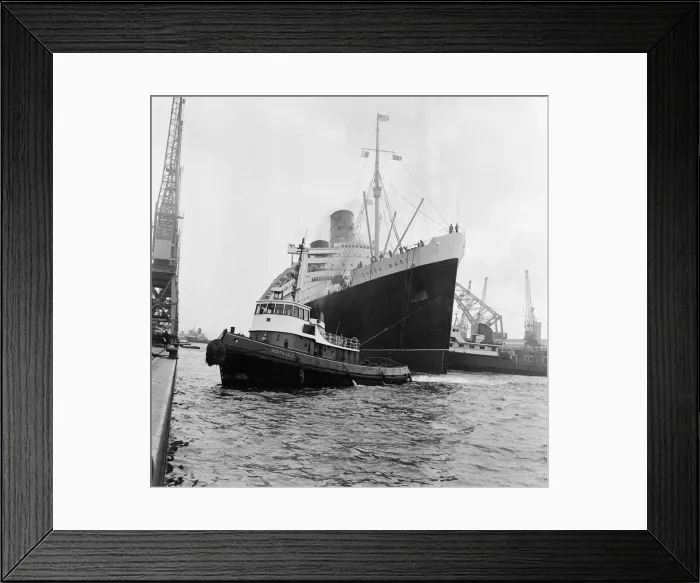 Framed Print : The Cunard White Star liner Queen Mary after her record run Framed Print : The Cunard White Star liner Queen Mary after her record run