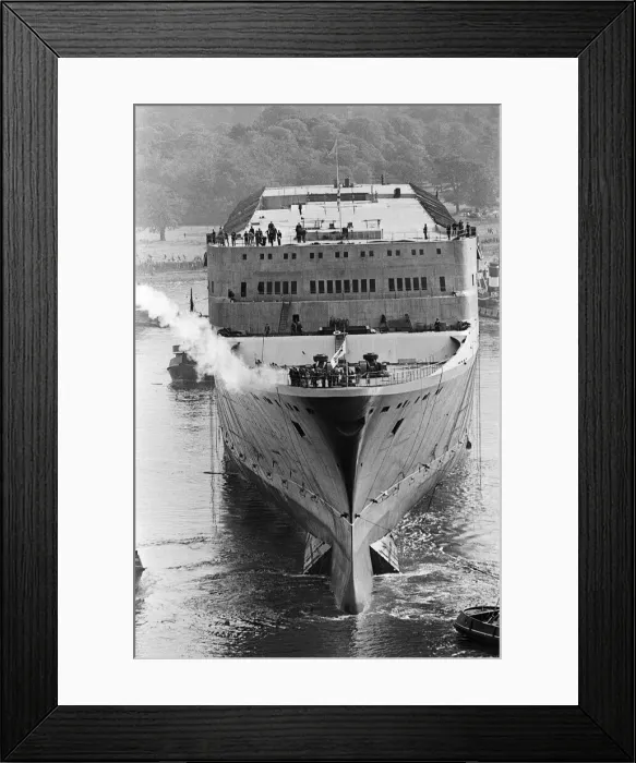 Framed Print : Queen Elizabeth II launching the Cunard Cruise Liner, The QE2 in the Clyde Framed Print : Queen Elizabeth II launching the Cunard Cruise Liner, The QE2 in the Clyde