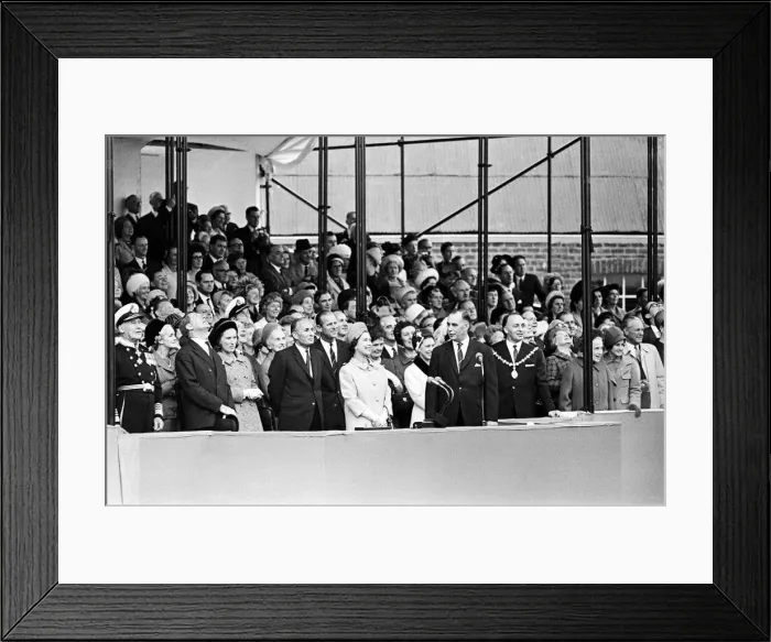 Framed Print : Queen Elizabeth II launching the Cunard Cruise Liner, The QE2 in the Clyde Framed Print : Queen Elizabeth II launching the Cunard Cruise Liner, The QE2 in the Clyde