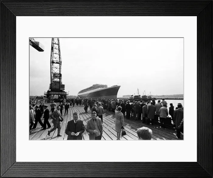 Framed Print : Queen Elizabeth II launching the Cunard Cruise Liner, The QE2 in the Clyde Framed Print : Queen Elizabeth II launching the Cunard Cruise Liner, The QE2 in the Clyde