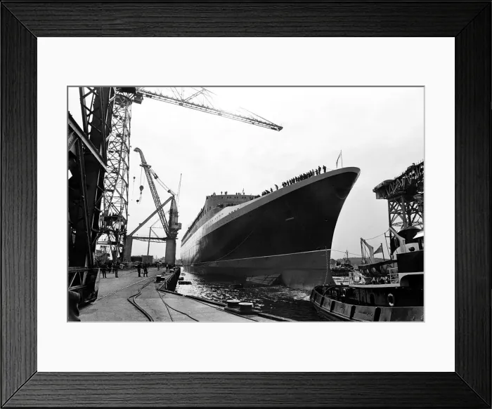 Framed Print : Queen Elizabeth II launching the Cunard Cruise Liner, The QE2 in the Clyde Framed Print : Queen Elizabeth II launching the Cunard Cruise Liner, The QE2 in the Clyde