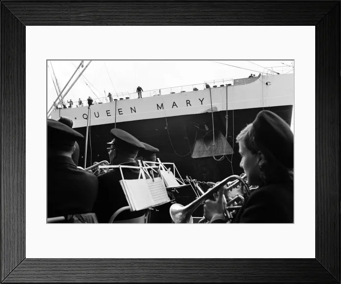 Framed Print : The Cunard White Star liner Queen Marys last Atlantic run. 27th September 1967 Framed Print : The Cunard White Star liner Queen Marys last Atlantic run. 27th September 1967