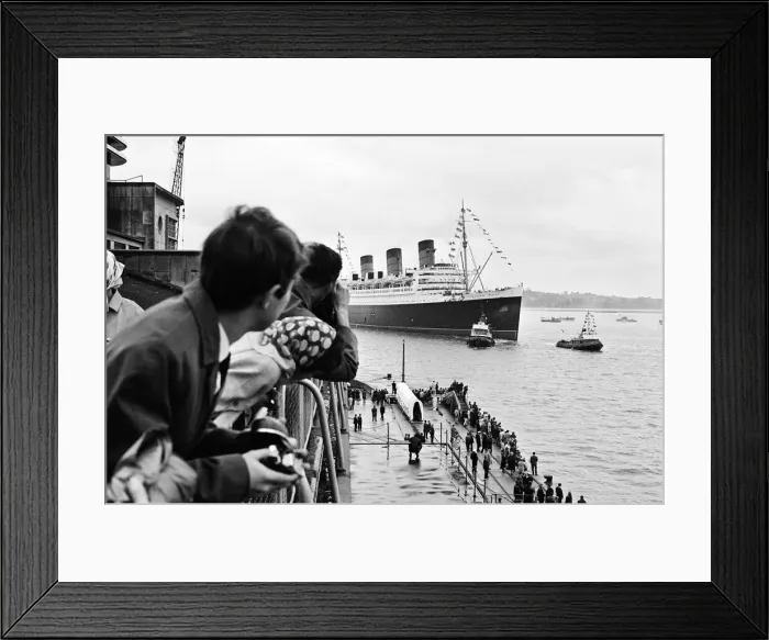 Framed Print : The Cunard White Star liner Queen Marys last Atlantic run. 27th September 1967 Framed Print : The Cunard White Star liner Queen Marys last Atlantic run. 27th September 1967