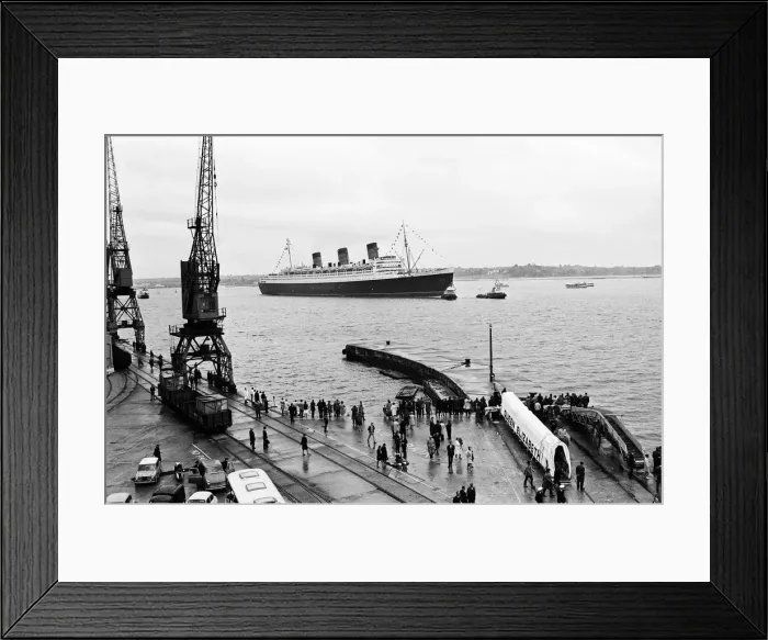 Framed Print : The Cunard White Star liner Queen Marys last Atlantic run. 27th September 1967 Framed Print : The Cunard White Star liner Queen Marys last Atlantic run. 27th September 1967