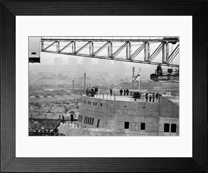 Framed Print : Queen Elizabeth II launching the Cunard Cruise Liner, The QE2 in the Clyde Framed Print : Queen Elizabeth II launching the Cunard Cruise Liner, The QE2 in the Clyde
