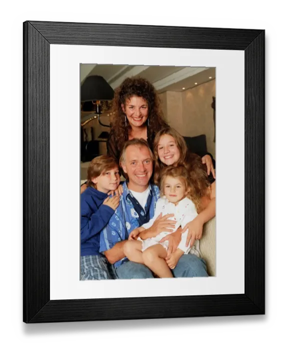 Framed Print : Comedian Rik Mayall with his family, wife Barbara and three children, Rosie Framed Print : Comedian Rik Mayall with his family, wife Barbara and three children, Rosie
