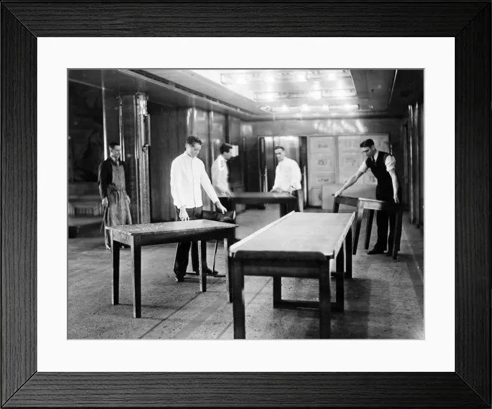 Framed Print : RMS Mauretania (1938), built for the newly formed Cunard White Star company following