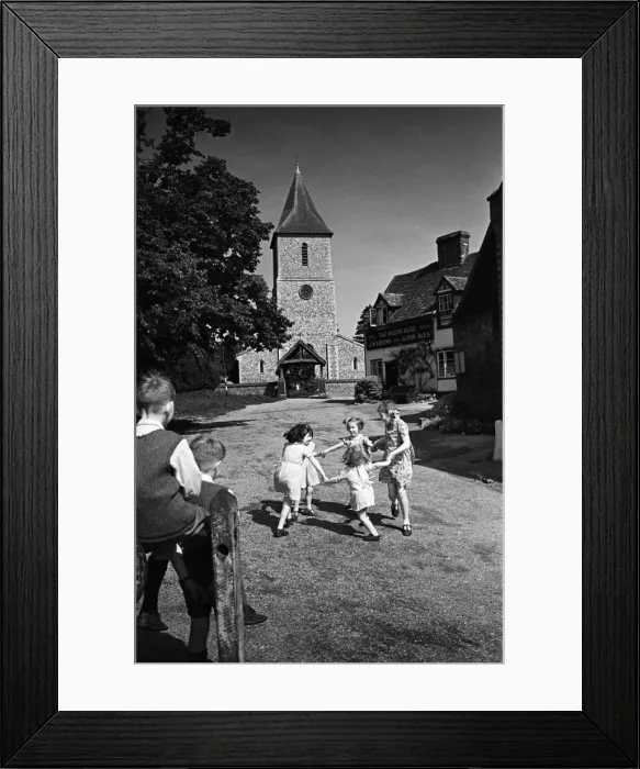 Framed Print : Village scenes in Sandridge, Hertfordshire. Circa 1945 Framed Print : Village scenes in Sandridge, Hertfordshire. Circa 1945