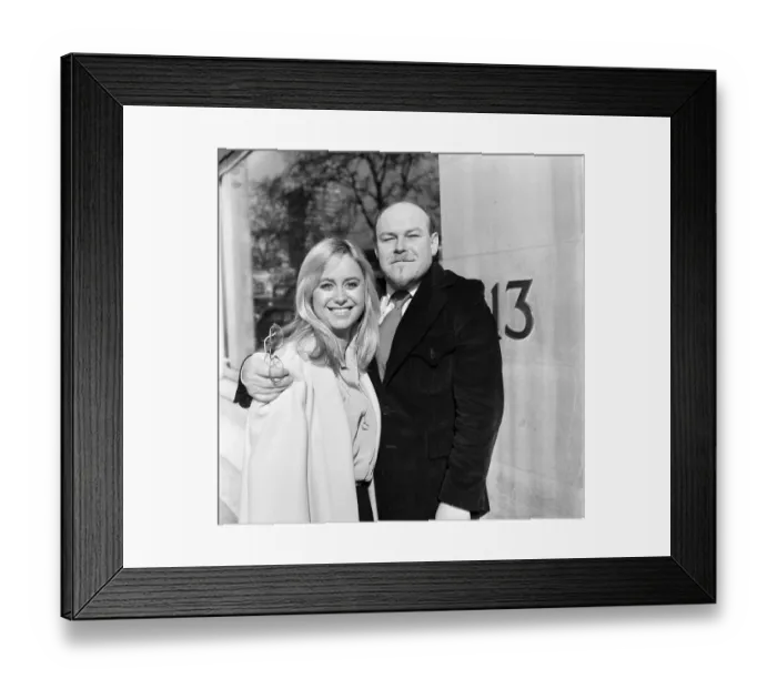 Framed Print : Susan George and Timothy West who star in Royal Jelly Framed Print : Susan George and Timothy West who star in Royal Jelly