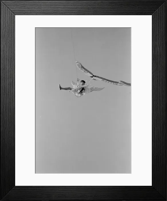 Framed Print : Actor Michael Crawford pictured during filming of a Christmas special of the BBC
