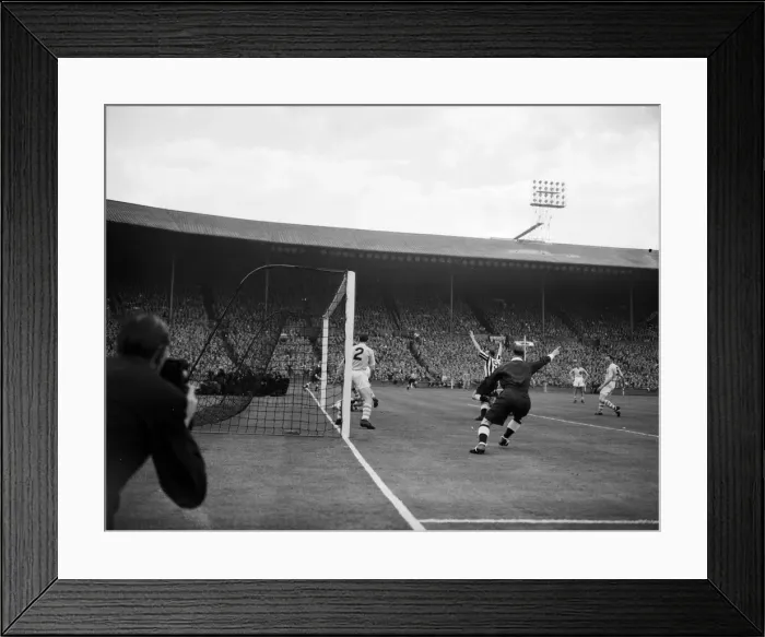 Framed Print : Newcastle 3-1 Man City, FA Cup Final, Wembley Stadium, Saturday 7th May 1955 Framed Print : Newcastle 3-1 Man City, FA Cup Final, Wembley Stadium, Saturday 7th May 1955