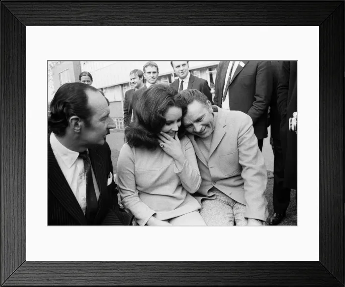 Framed Print : Elizabeth Taylor and Richard Burtons marriage