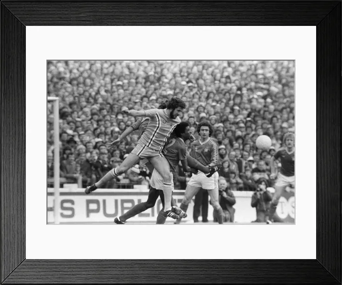 Framed Print : Coventry City v Nottingham Forest at Highfield Road. The game ended 0-0 Framed Print : Coventry City v Nottingham Forest at Highfield Road. The game ended 0-0
