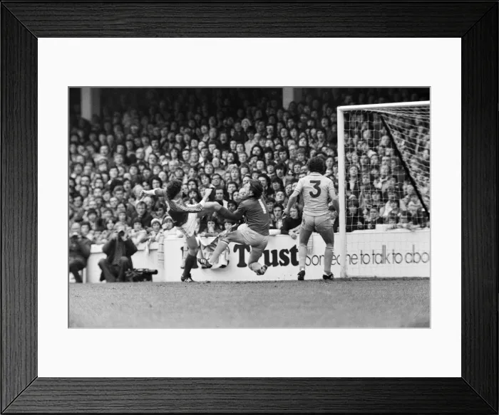 Framed Print : Coventry City v Nottingham Forest at Highfield Road. The game ended 0-0 Framed Print : Coventry City v Nottingham Forest at Highfield Road. The game ended 0-0
