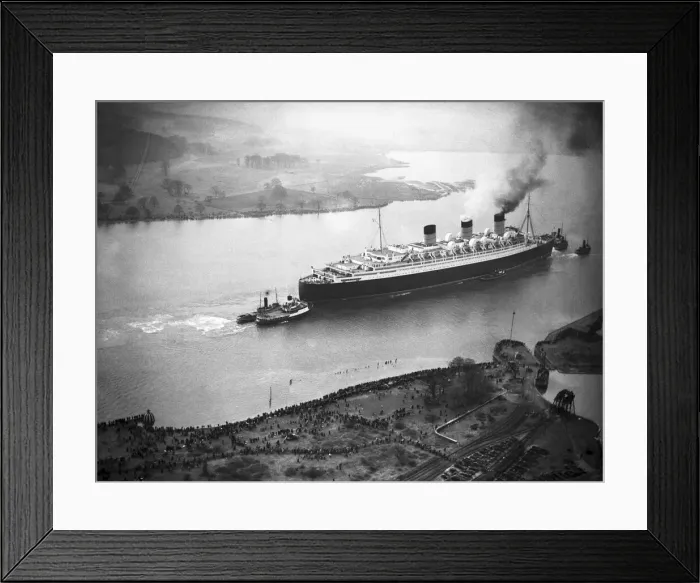 Framed Print : The maiden voyage of the Queen Mary. 27th May 1936 Framed Print : The maiden voyage of the Queen Mary. 27th May 1936