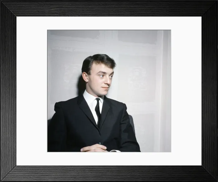 Framed Print : Gerry Marsden, led singer of the Liverpudlian group Gerry and the Pacemakers Framed Print : Gerry Marsden, led singer of the Liverpudlian group Gerry and the Pacemakers