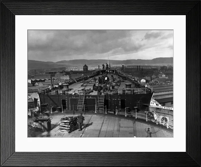 Framed Print : Bow view of the Cunard White Star ocean liner Queen Mary, from the bridge Framed Print : Bow view of the Cunard White Star ocean liner Queen Mary, from the bridge