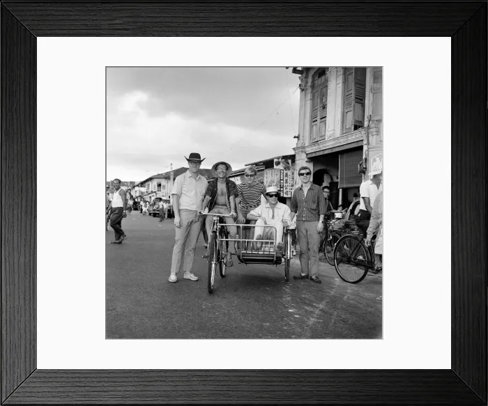 Framed Print : Manchester pop group Freddie and the Dreamers pictured in Singapore during their world Framed Print : Manchester pop group Freddie and the Dreamers pictured in Singapore during their world